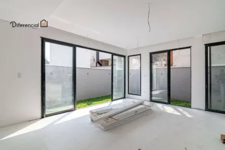Casa de Condomínio com 3 Quartos à venda, 209m² no Santa Cândida, Curitiba