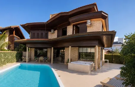 Casa com 6 Quartos para alugar, 450m² no Jurerê Internacional, Florianópolis
