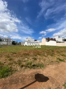 Lote/Terreno à venda, 858m² no Jardim Colina, Uberlândia