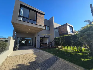 Casa com 4 Quartos à venda, 196m² no XANGRI-LÁ, Xangri-lá