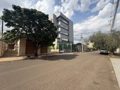 Imóvel Comercial com 3 Quartos à venda, 455m² no Vila Brasil, Londrina