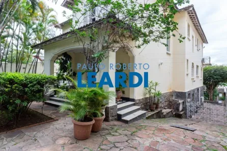 Casa com 5 Quartos à venda, 300m² no Pacaembu, São Paulo