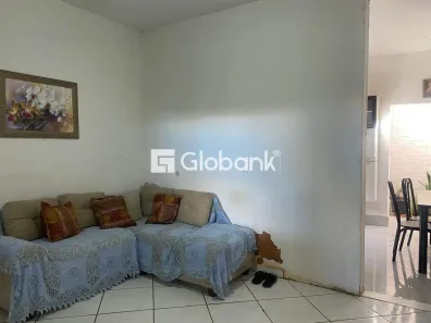 Casa com 2 Quartos à venda, 150m² no Maracanã, Montes Claros