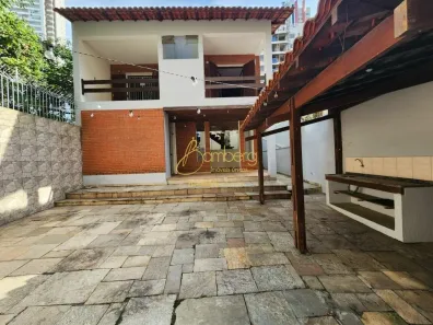 Casa com 4 Quartos para alugar, 249m² no Vila Andrade, São Paulo