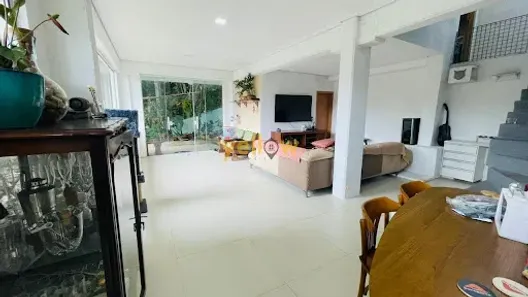 Casa de Condomínio com 3 Quartos à venda, 380m² no Arujá Country Club, Arujá