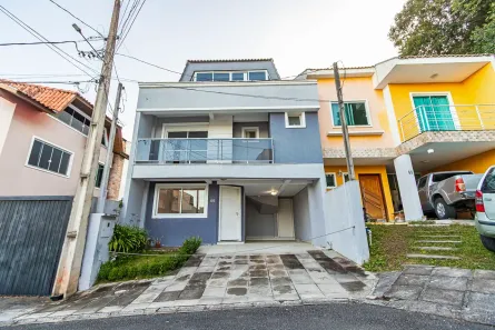 Sobrado com 3 Quartos à venda, 186m² no Abranches, Curitiba