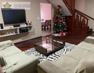 Sobrado com 4 Quartos à venda, 220m² no Cidade Domitila, São Paulo