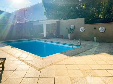 Casa com 3 Quartos à venda, 270m² no Pedro do Rio, Petrópolis