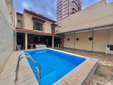 Sobrado com 5 Quartos à venda, 304m² no Jurunas, Belém