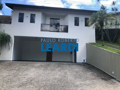 Casa de Condomínio com 3 Quartos para venda ou aluguel, 245m² no Arujá Country Club, Arujá