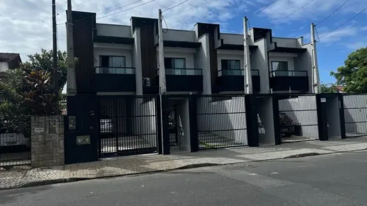 Sobrado com 3 Quartos à venda, 114m² no Iririú, Joinville