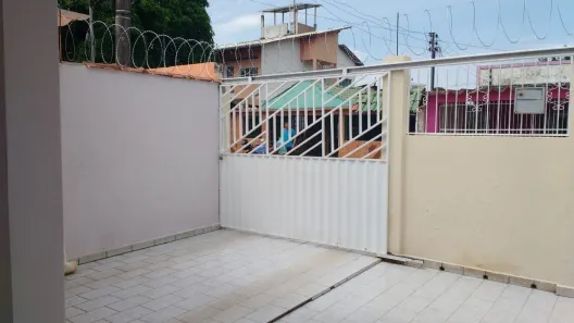 Casa com 2 Quartos para alugar, 300m² no Conjunto Tucumã, Rio Branco