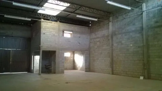 Galpão/Depósito/Armazém à venda, 320m² no Jardim Santa Rosa, Sorocaba