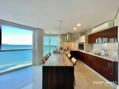 Apartamento com 4 Quartos para alugar, 235m² no Centro, Balneário Camboriú
