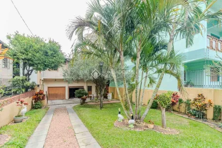 Casa com 2 Quartos à venda, 220m² no Vila São José, Porto Alegre