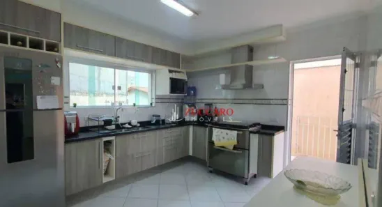 Sobrado com 4 Quartos à venda, 234m² no Jardim Santa Mena, Guarulhos