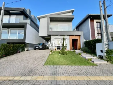 Casa de Condomínio com 4 Quartos para alugar, 212m² no Centro, Gravataí