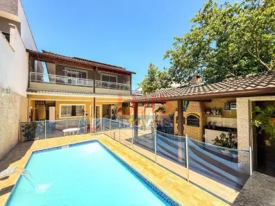 Casa de Condomínio com 4 Quartos à venda, 225m² no Serra Grande, Niterói