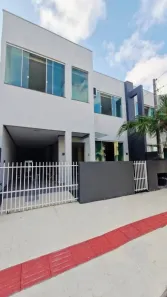 Sobrado com 4 Quartos à venda, 180m² no Municípios, Balneário Camboriú