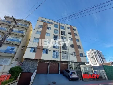 Apartamento com 3 Quartos para alugar, 88m² no Balneário, Florianópolis
