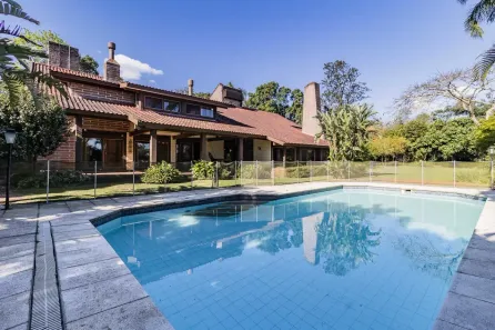 Casa com 5 Quartos à venda, 590m² no Cavalhada, Porto Alegre