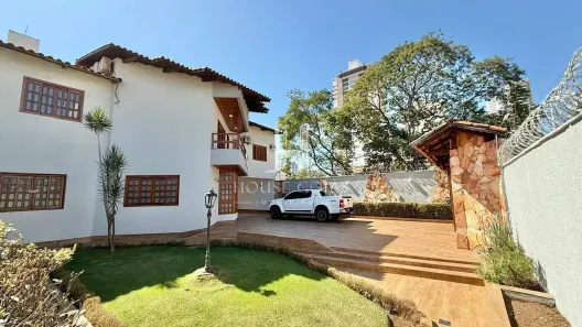 Casa com 3 Quartos à venda, 450m² no Alto da Glória, Goiânia