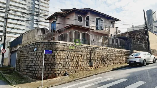 Casa com 3 Quartos à venda, 232m² no Barreiros, São José