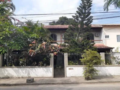 Casa com 4 Quartos à venda, 720m² no Itaipu, Niterói