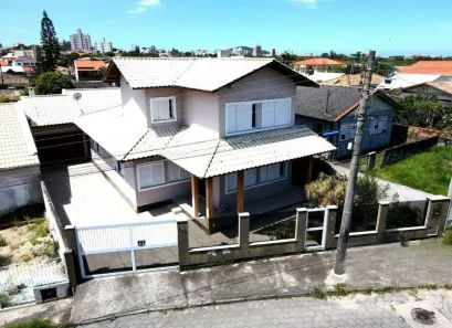 Casa com 5 Quartos à venda, 226m² no Centro, Imbituba