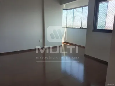 Cobertura com 4 Quartos para alugar, 250m² no Osvaldo Rezende, Uberlândia