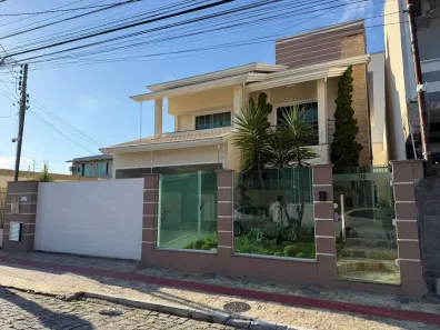 Casa com 3 Quartos à venda, 258m² no São Vicente, Itajaí