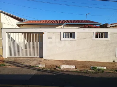 Casa com 3 Quartos à venda, 200m² no Jardim García, Campinas