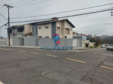 Casa com 3 Quartos para alugar, 230m² no Parque Alto Taquaral, Campinas