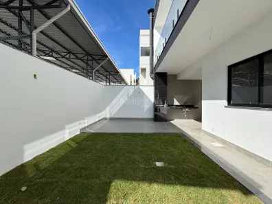 Casa de Condomínio com 3 Quartos à venda, 227m² no Vina Del Mar, Juiz de Fora
