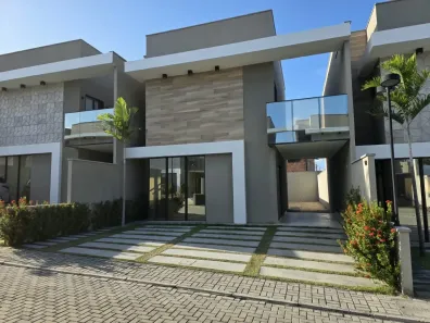 Sobrado com 3 Quartos à venda, 148m² no Lagoa Redonda, Fortaleza