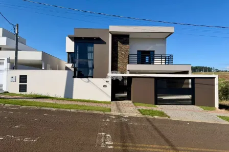 Sobrado com 3 Quartos à venda, 281m² no Industrial, Pato Branco