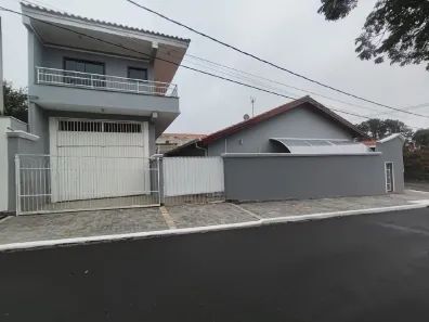Casa com 3 Quartos para alugar, 327m² no Jardim Astro, Sorocaba