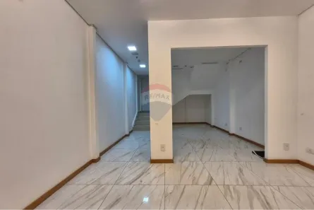 Ponto Comercial para alugar, 80m² no Chácara Floresta, Botucatu