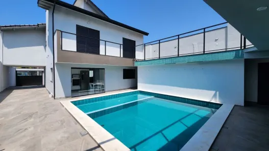 Sobrado com 5 Quartos para venda ou aluguel, 357m² no Balneario Flórida, Peruíbe