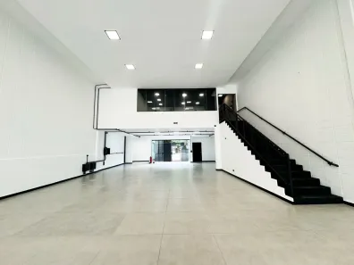 Sala Comercial para alugar, 374m² no Vila Augusta, Sorocaba