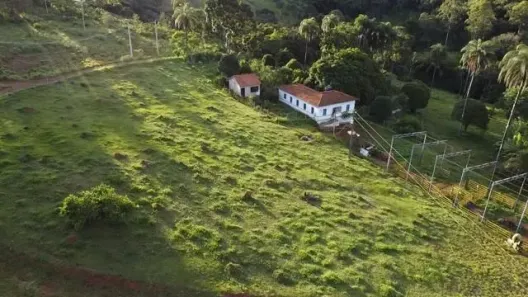 Fazenda/Sítio com 3 Quartos à venda, 100m² no Concesso Elias, Nova Serrana