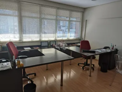 Sala Comercial à venda, 111m² no Auxiliadora, Porto Alegre