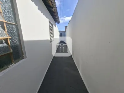 Casa com 2 Quartos para alugar, 40m² no Laranjeiras, Uberlândia