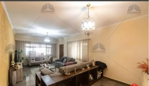 Casa com 3 Quartos à venda, 210m² no Vila Ema, São Paulo
