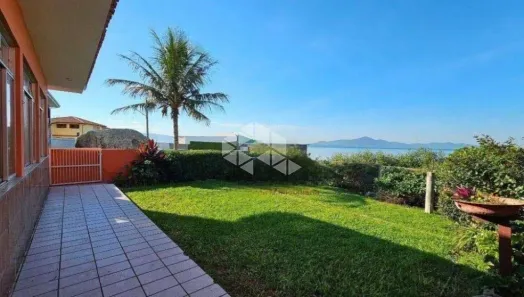 Casa com 3 Quartos à venda, 193m² no Ponta de Baixo, São José
