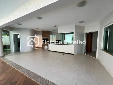 Casa de Condomínio com 4 Quartos para alugar, 300m² no Nova Uberlândia, Uberlândia