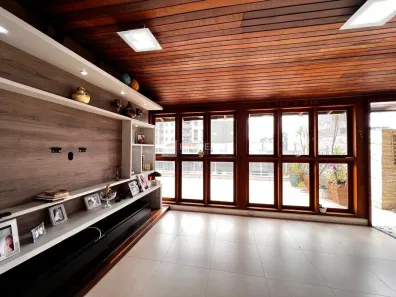Cobertura com 4 Quartos à venda, 226m² no Coqueiros, Florianópolis