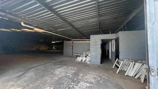 Prédio Comercial à venda, 9700m² no Martins, Uberlândia