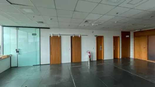 Sala Comercial à venda, 113m² no Vila Cordeiro, São Paulo