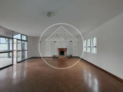 Sobrado com 4 Quartos para alugar, 430m² no Interlagos, São Paulo